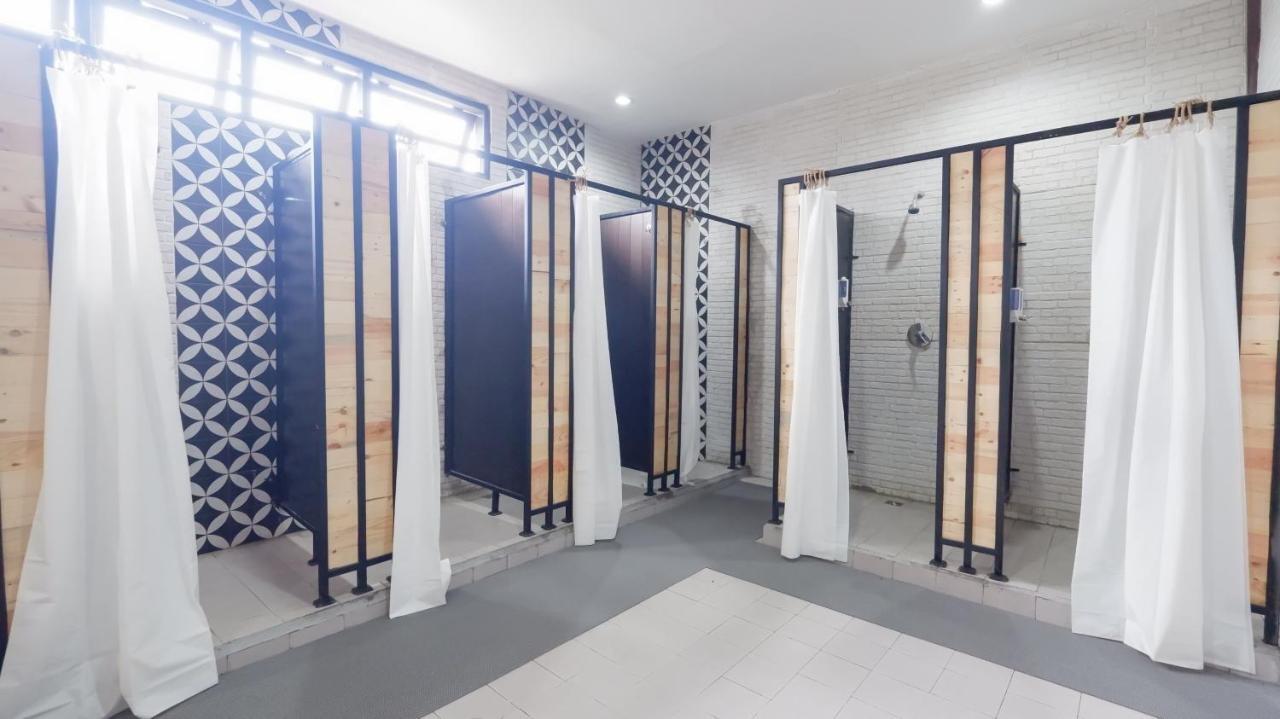 Fello B&B Hostel Legian  Exterior photo